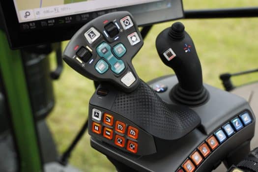 Das Bedienkonzept FendtOne mit dem neuen Multifunktionshebel und Joystick.