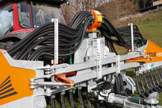Perwolf Eptum mit hydraulischer Klappung der Seitenausleger.