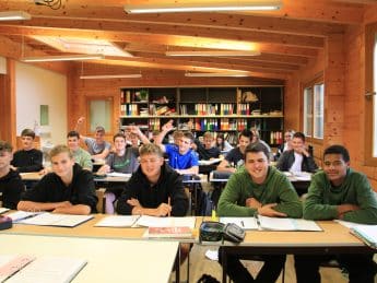 Schüler der Bioschule Schlägl im Klassenzimmer