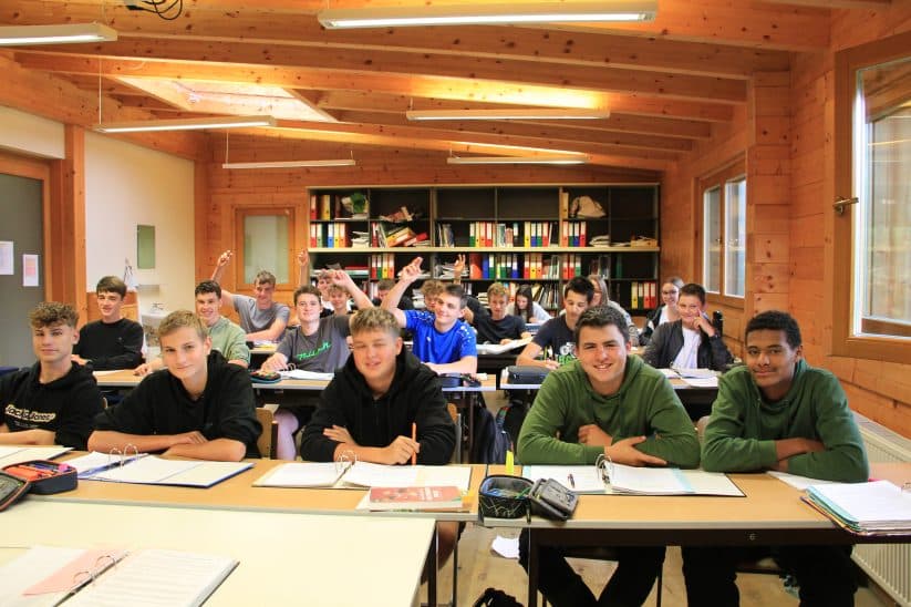 Schüler der Bioschule Schlägl im Klassenzimmer